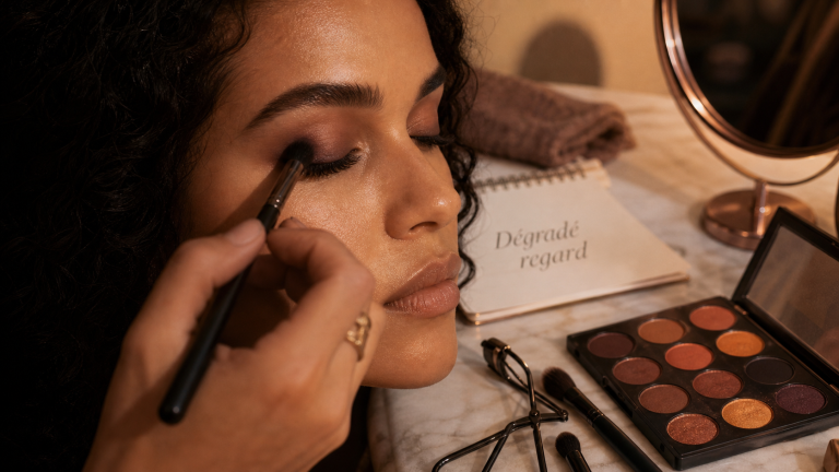 Comment maquiller ses yeux : 4 étapes pro pour sublimer le regard