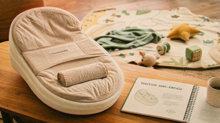 cocoonababy avis : position semi-fœtale en chambre claire